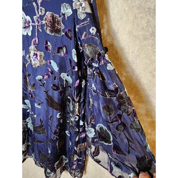 SPIRIT OF GRACE Black Velvet Accent Bell Sleeve Knee Length Dress SZ Medium - Picture 5 of 7